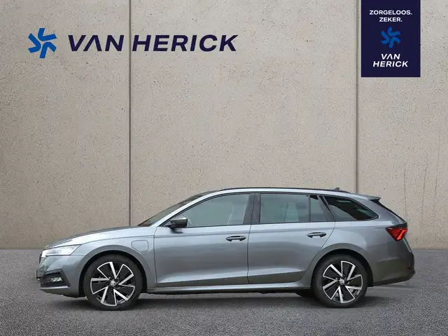 Skoda Octavia view 2