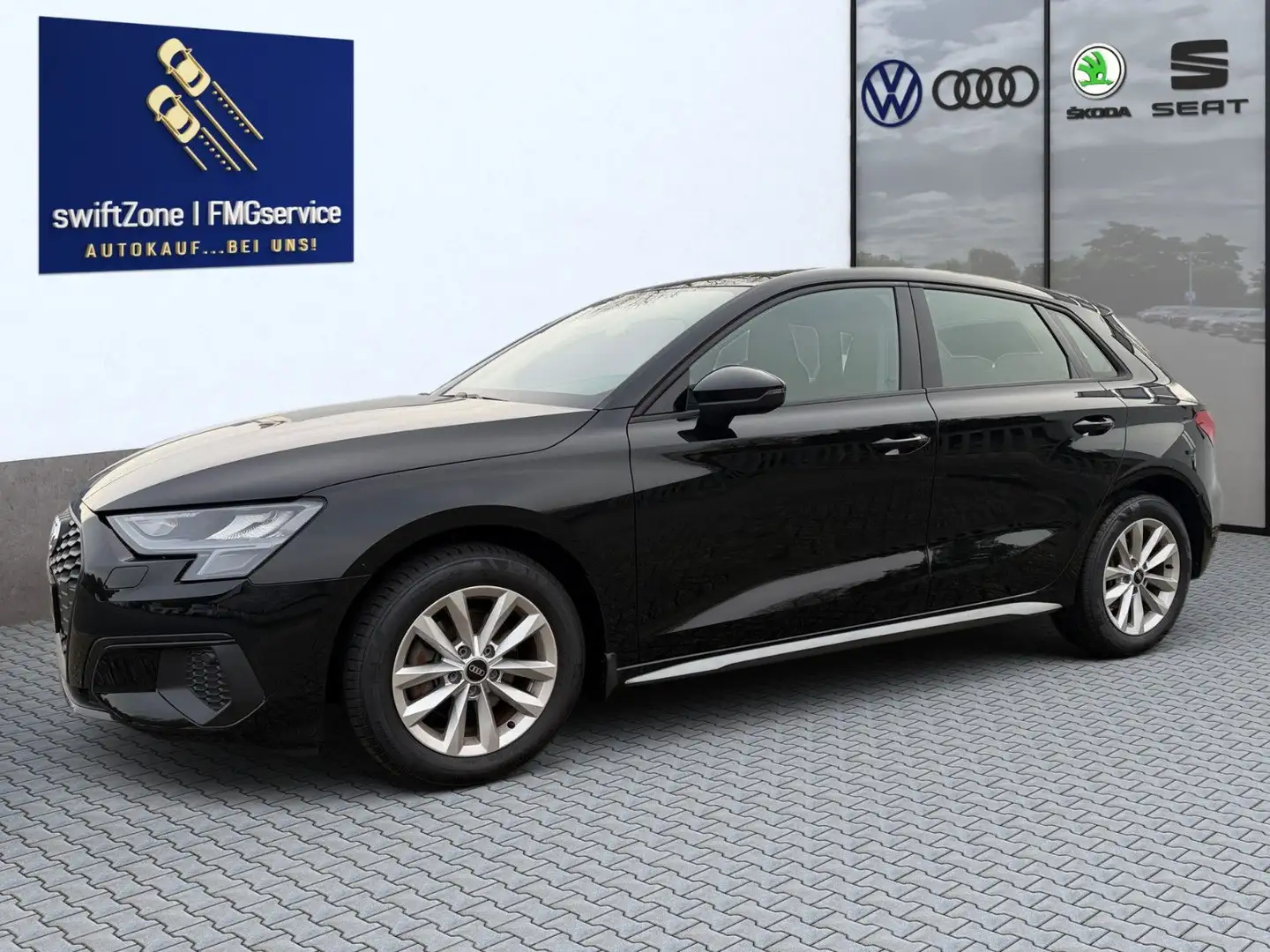 Audi A3 SB 35 TFSI*LED*PDC*SHZ*FrontAssist*AppConnect Schwarz - 1