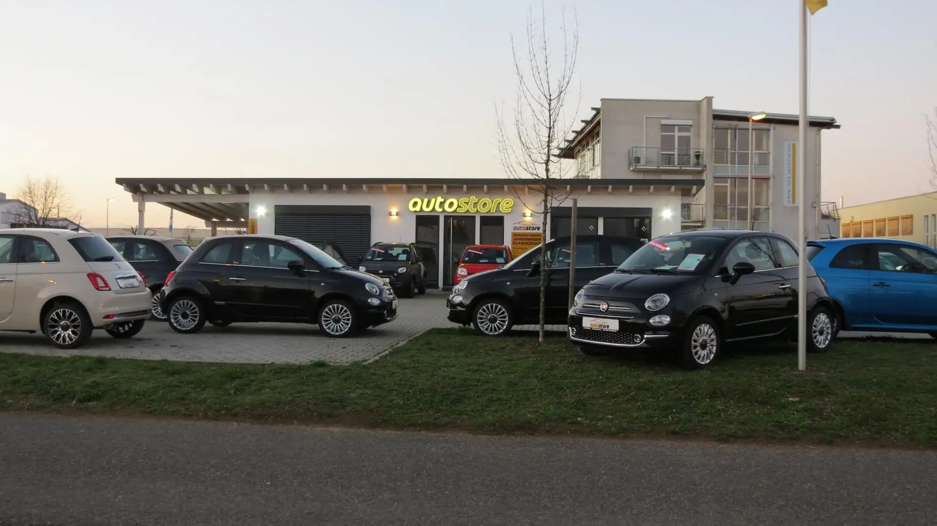 Fiat Tipo Kombi Business 88 kW (120 PS), Autom. 6-Gang, F... Grau - 1