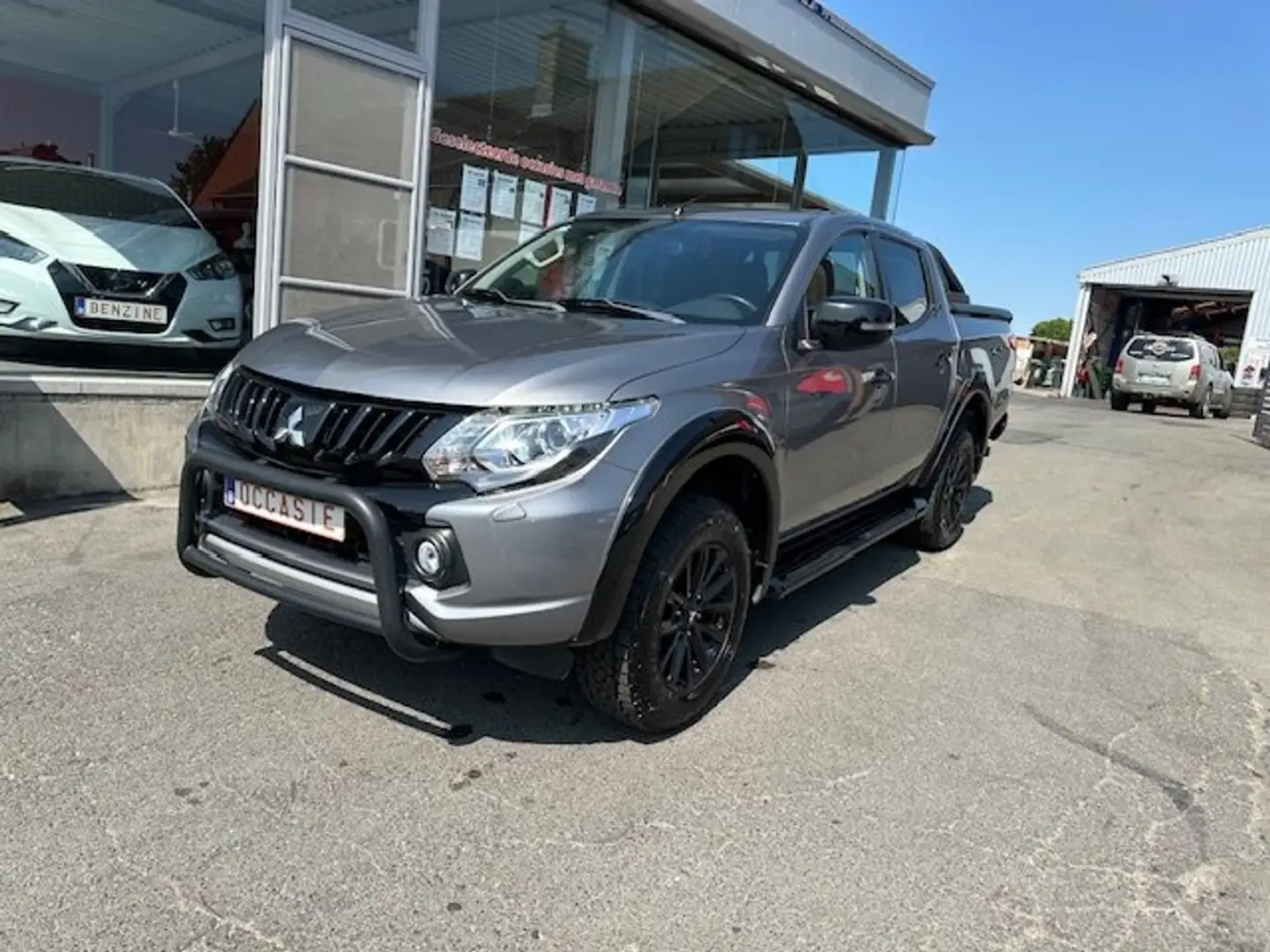 Mitsubishi L200 L200 Pick Up 4x4 S Grijs - 1