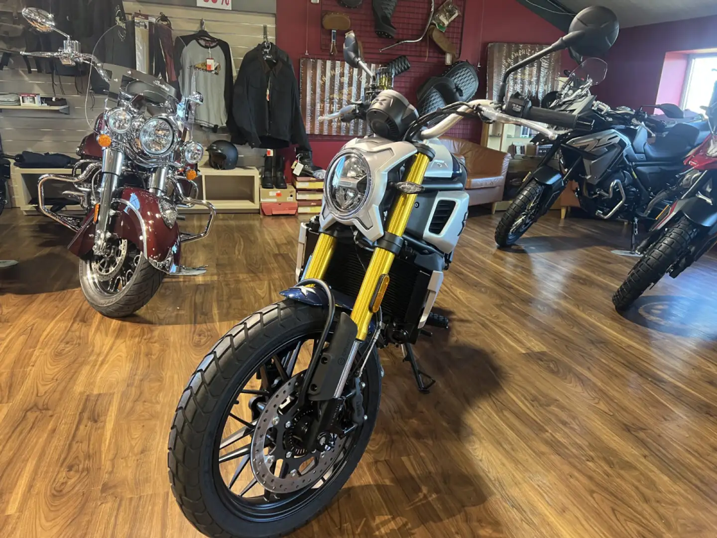 CFMOTO 700 CL-X Héritage Blue - 2