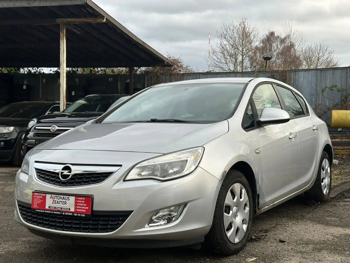 Opel Astra J Lim. 5-trg. Edition - 2