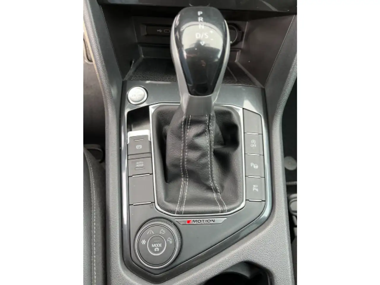 Volkswagen Tiguan 2.0 TDI DSG 4M R-Line Navi,AHK,Pano,Black, миниатюра 17