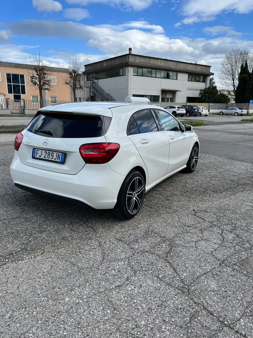 Mercedes-Benz A 160 d Sport Activity edition Biały - 2