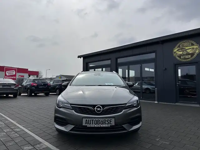 Opel Astra view 2
