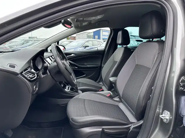Opel Astra view 13