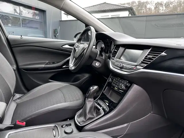 Opel Astra view 15