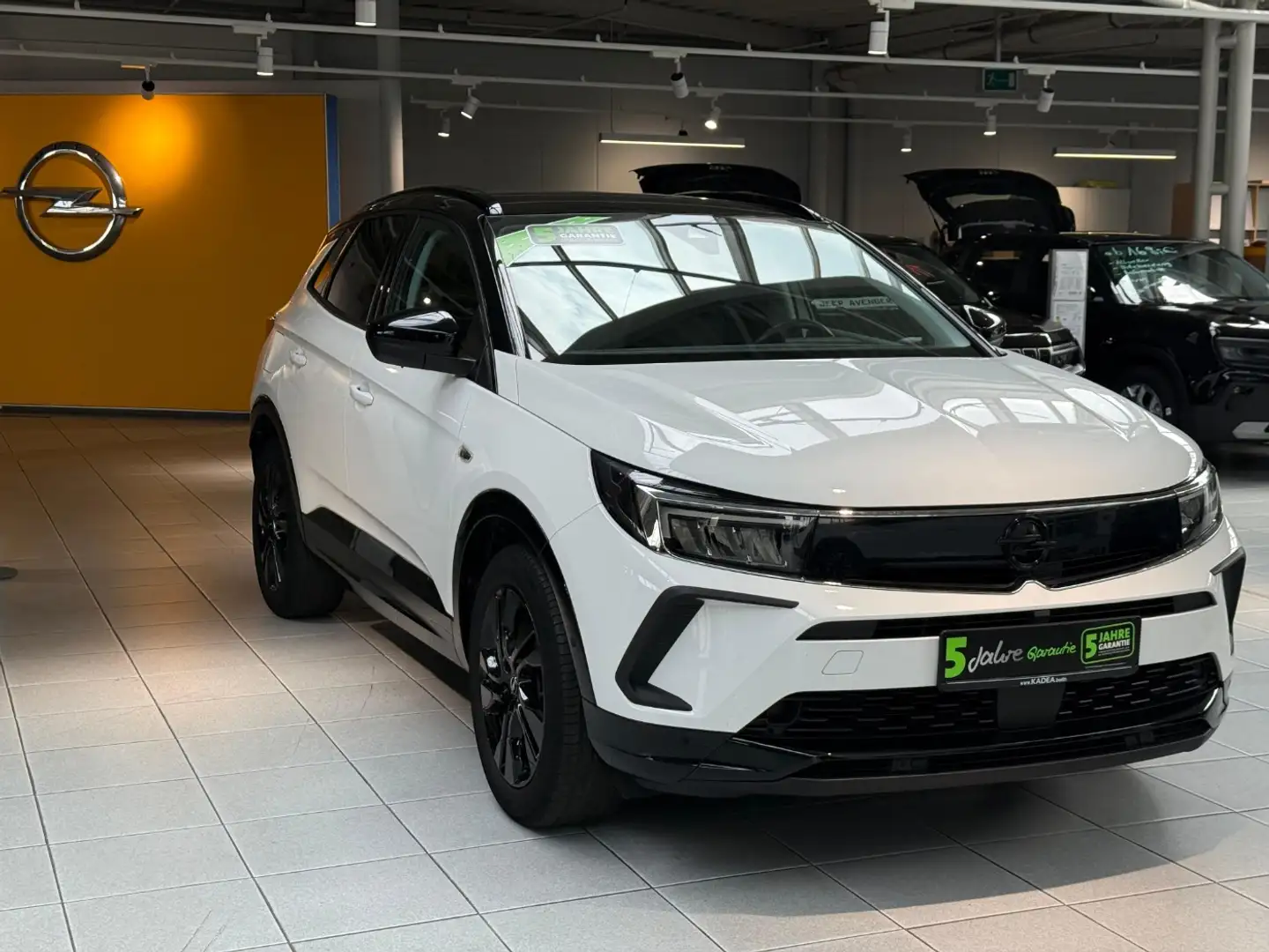 Opel Grandland 1.2 LED,180°Kamera,PDC,Navi,AGR,KlimaA. Weiß - 2