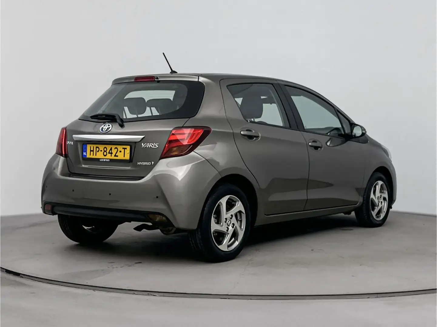 Toyota Yaris 1.5 Hybrid Trend | Parkeersensoren achter | Achter Grijs - 2