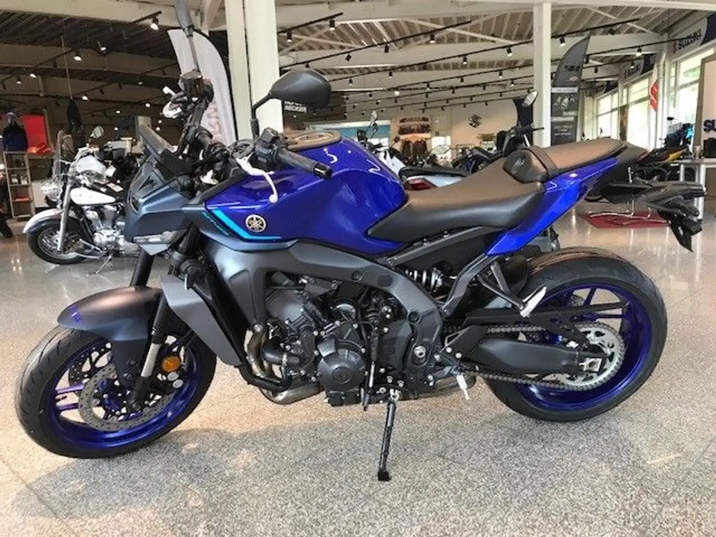 Yamaha MT-09 Mod24 Niebieski - 1
