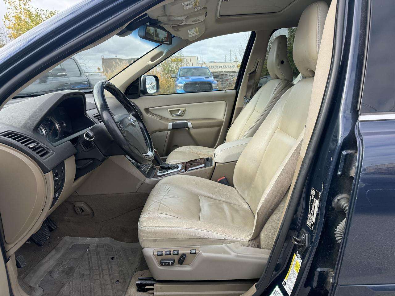 2014 Volvo XC90 3.2 thumb 10