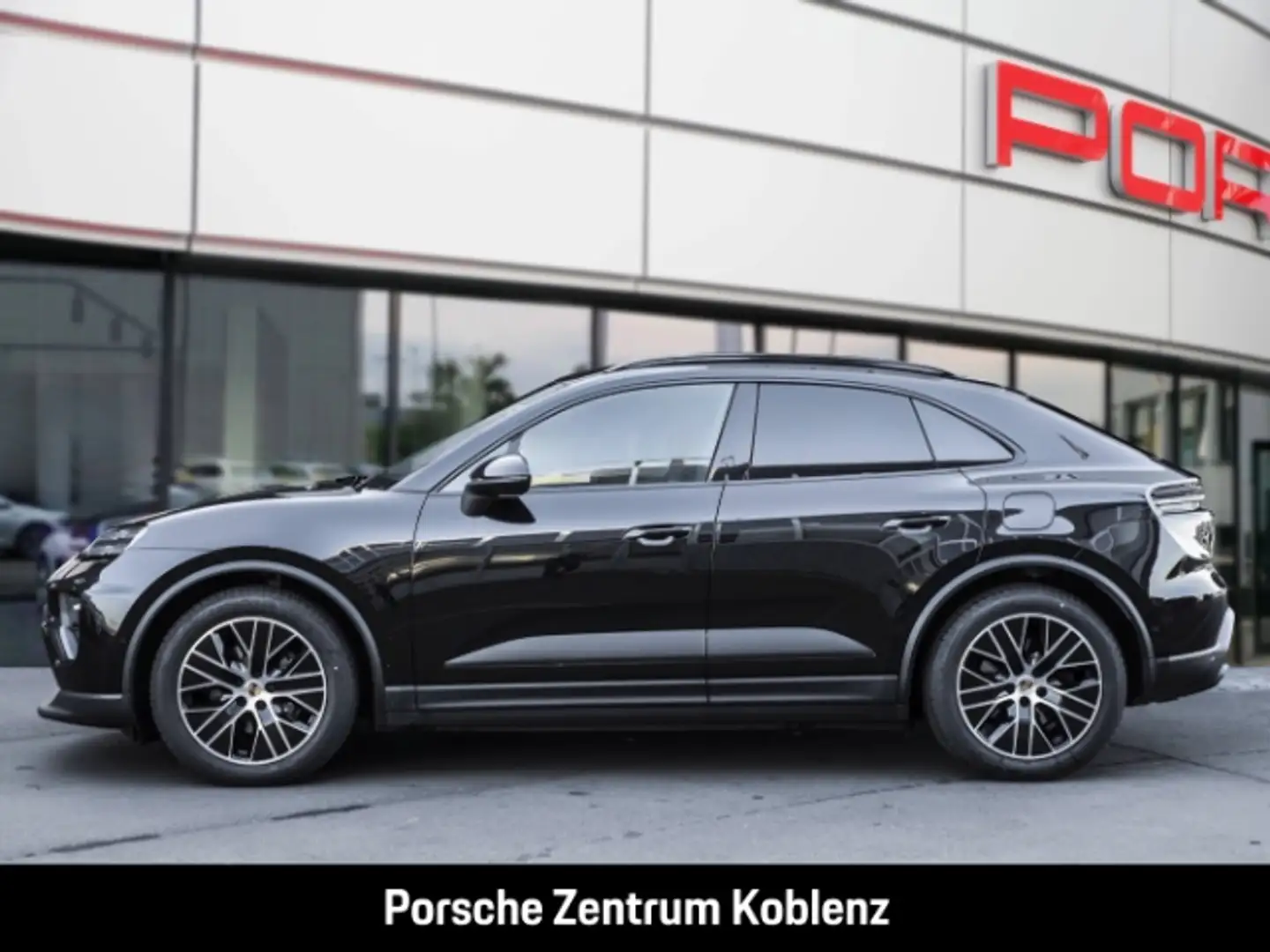 Porsche Macan 4 Schwarz - 2