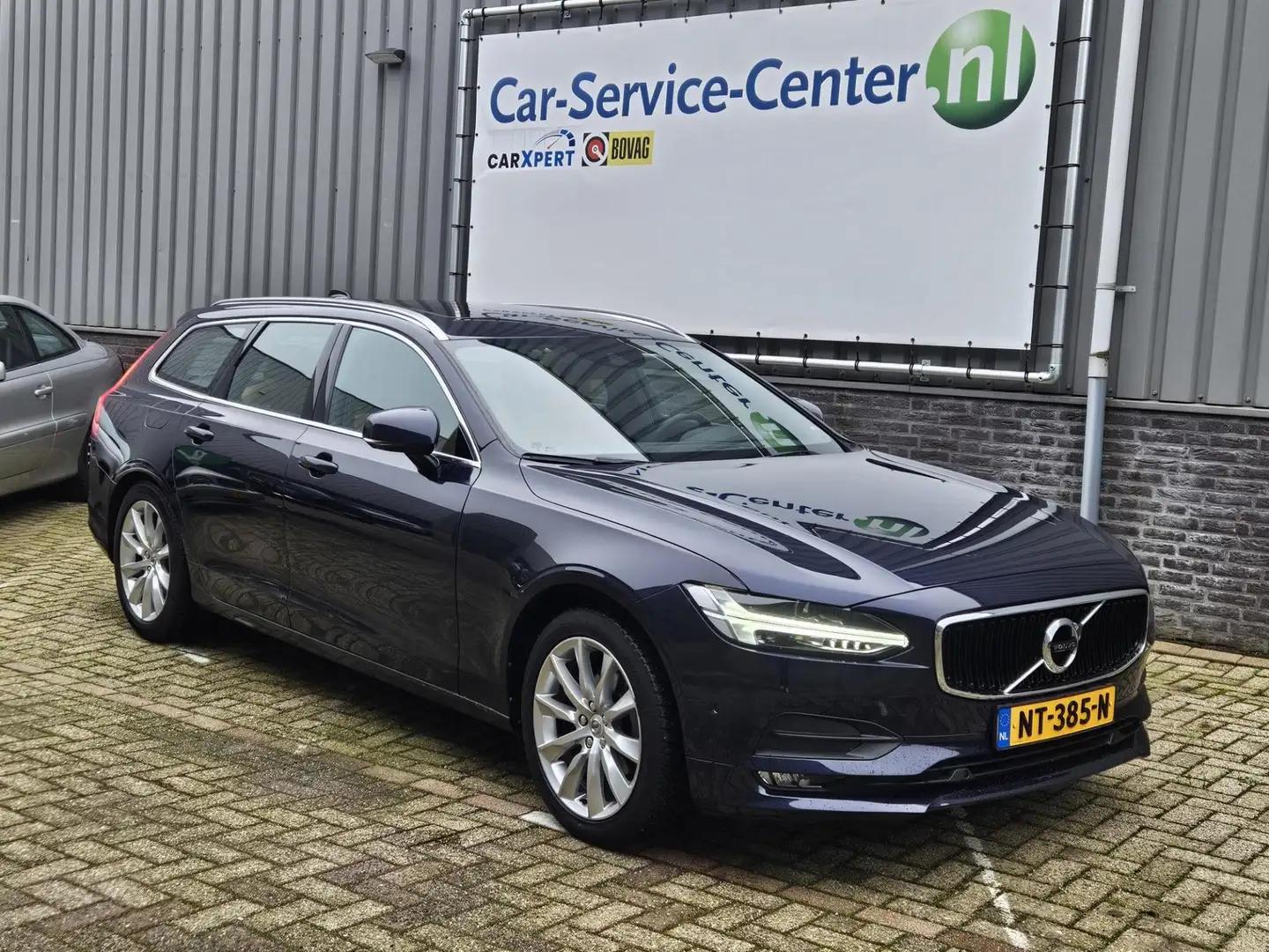 Volvo V90 2.0 D4 Momentum Blauw - 1