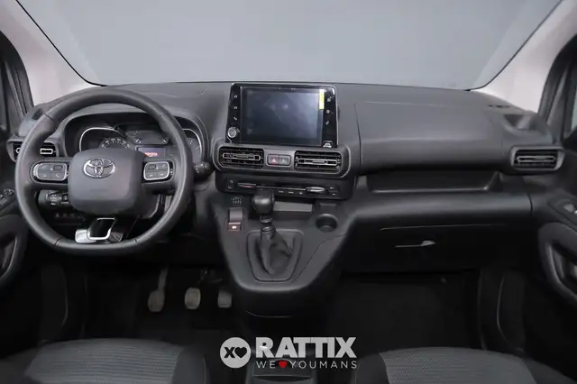 Toyota Proace City view 9