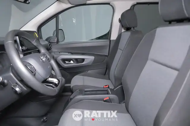 Toyota Proace City view 8