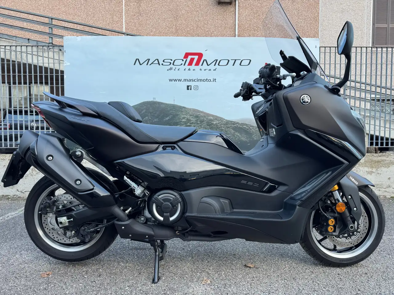 Yamaha Tmax 560