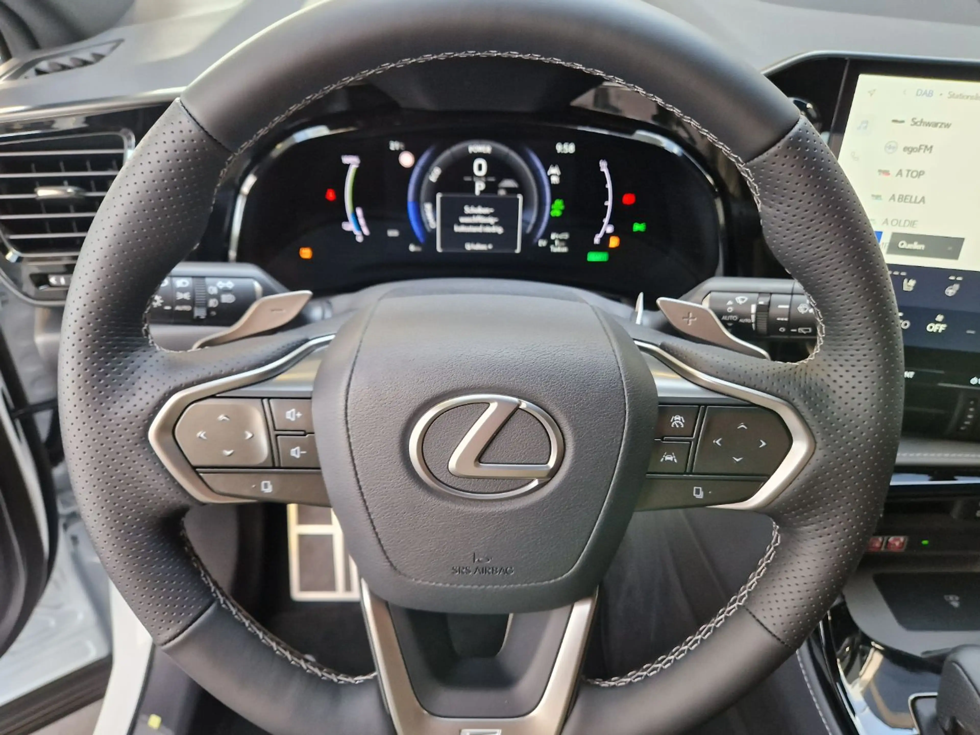 Lexus NX 450h+ F Sport ACC+LED+SHZ+360+4xSHZ+LM — photo 13