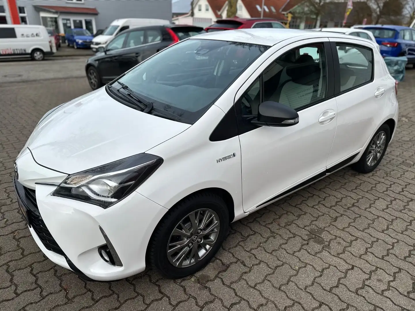 Toyota Yaris Hybrid Comfort/SHZ/TEMP/LMF/KAM/AUT Weiß - 2