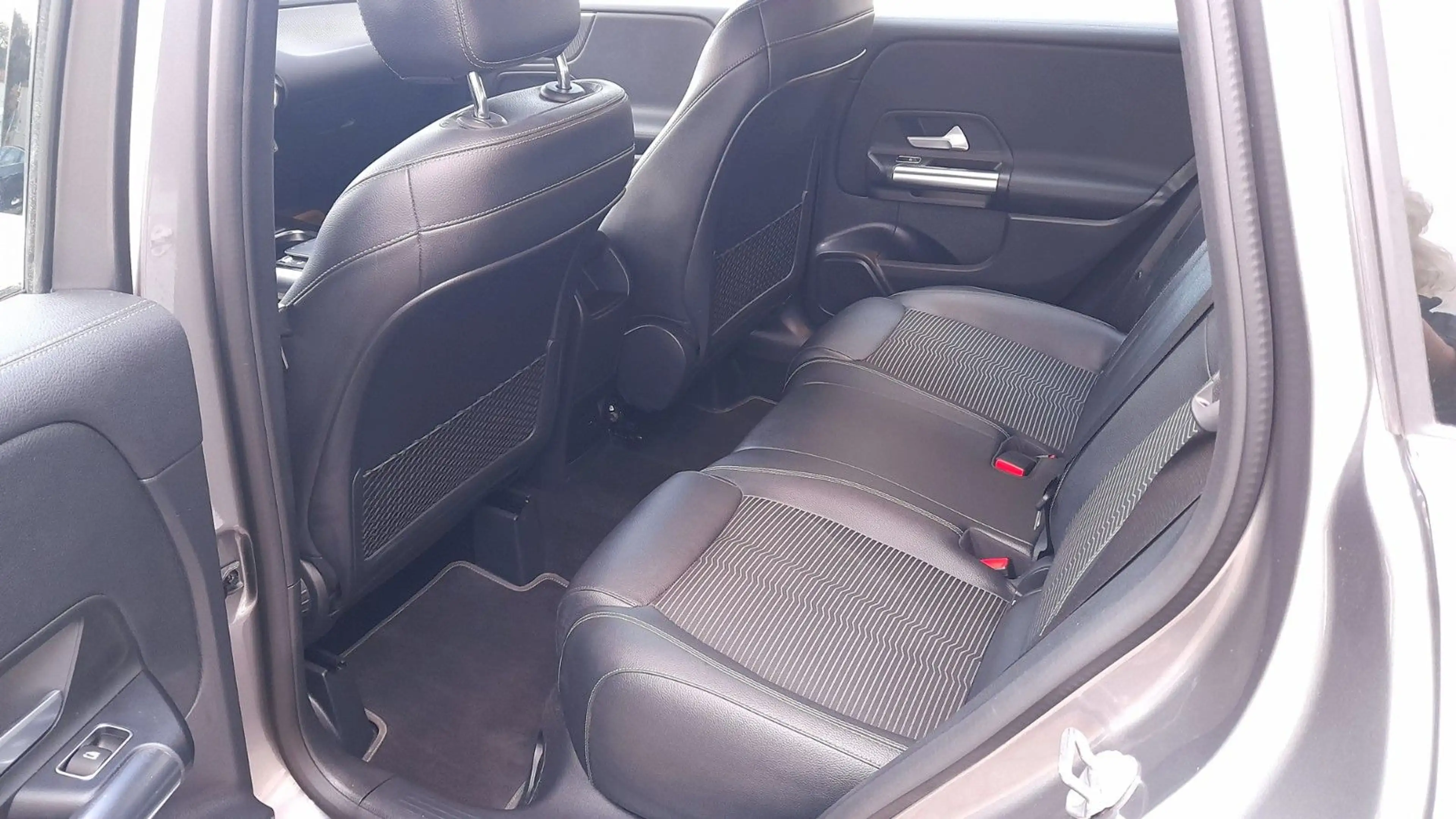 Mercedes-Benz B 250 e Progressive Hybrid Automatik LED 1. Hd — photo 9