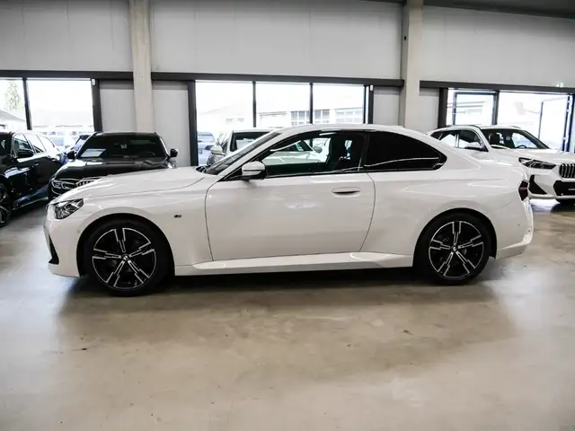 BMW 2 Series view 4
