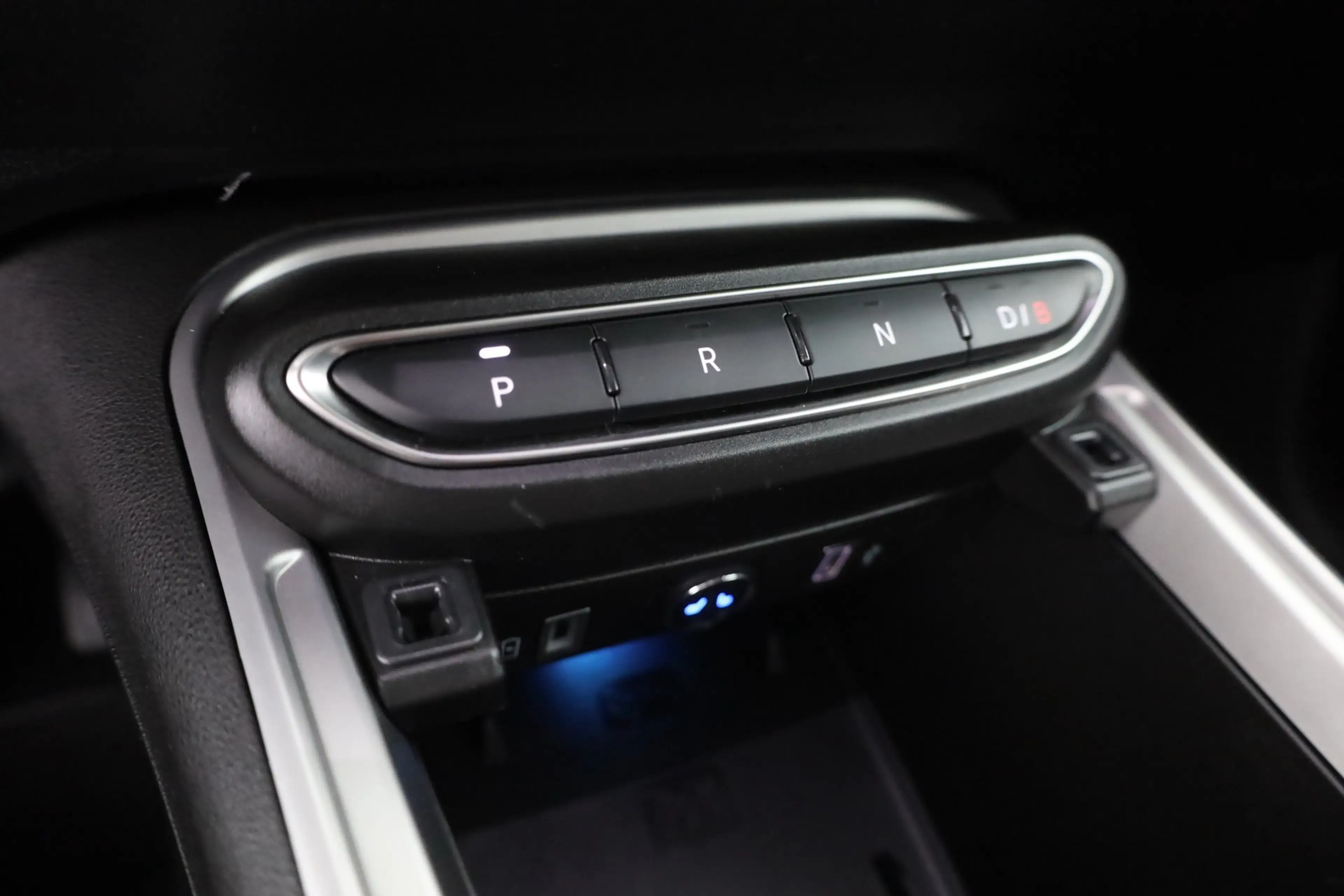 Jeep Avenger 54kWh Elektro Summit Aut. LED ACC Kamera — photo 14