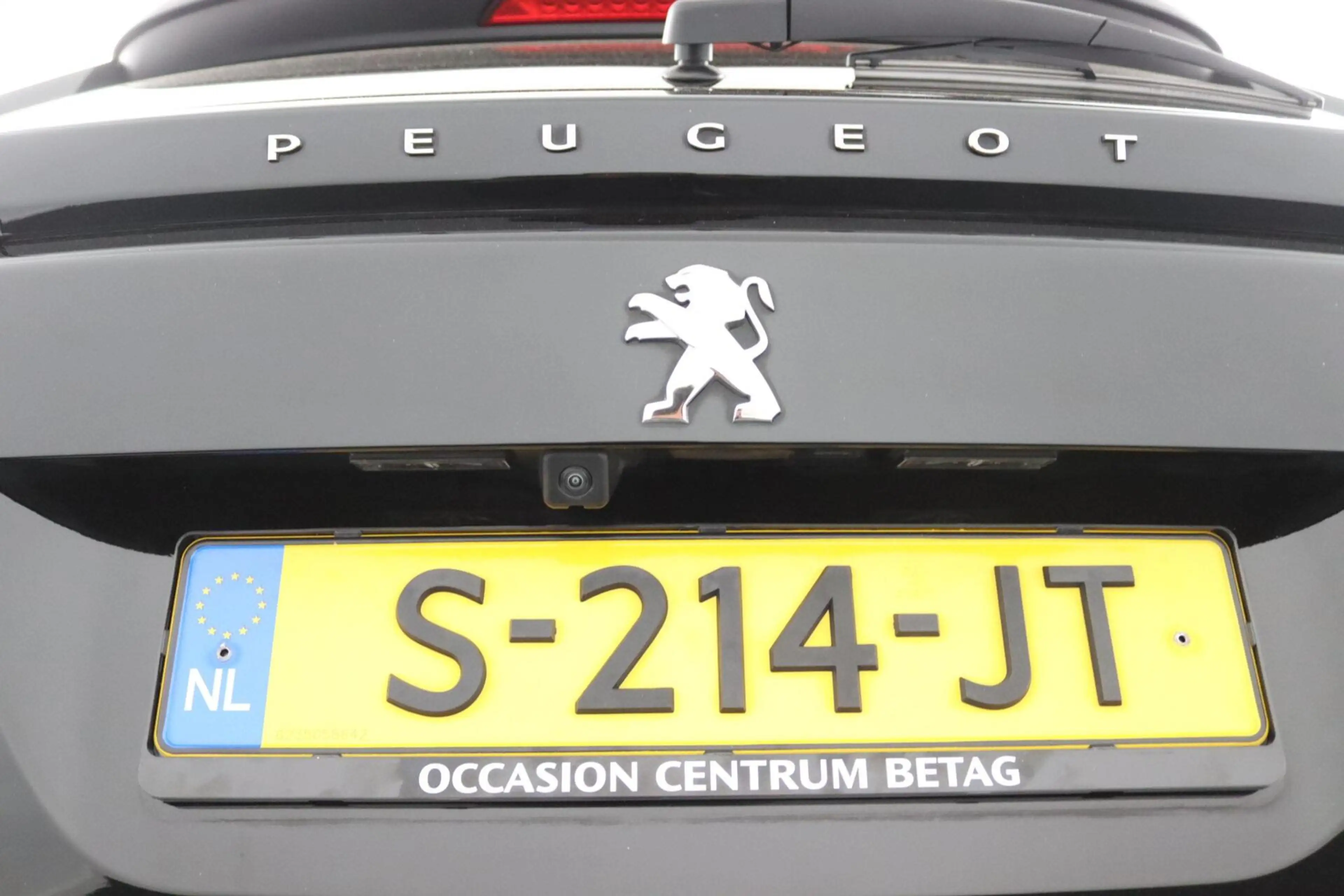 Peugeot e-2008 EV Allure Pack 50 kWh — photo 39