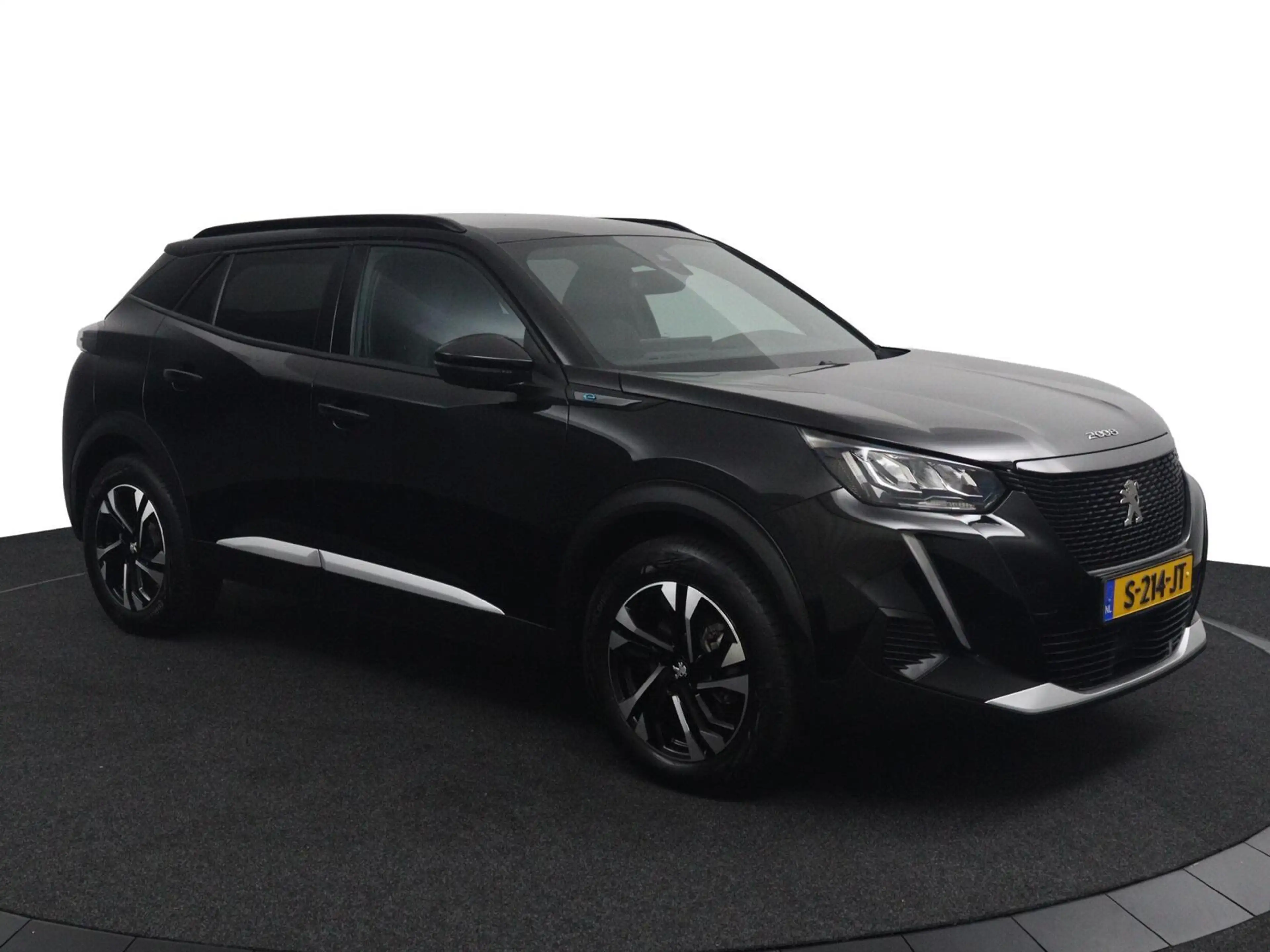 Peugeot e-2008 EV Allure Pack 50 kWh — photo 12