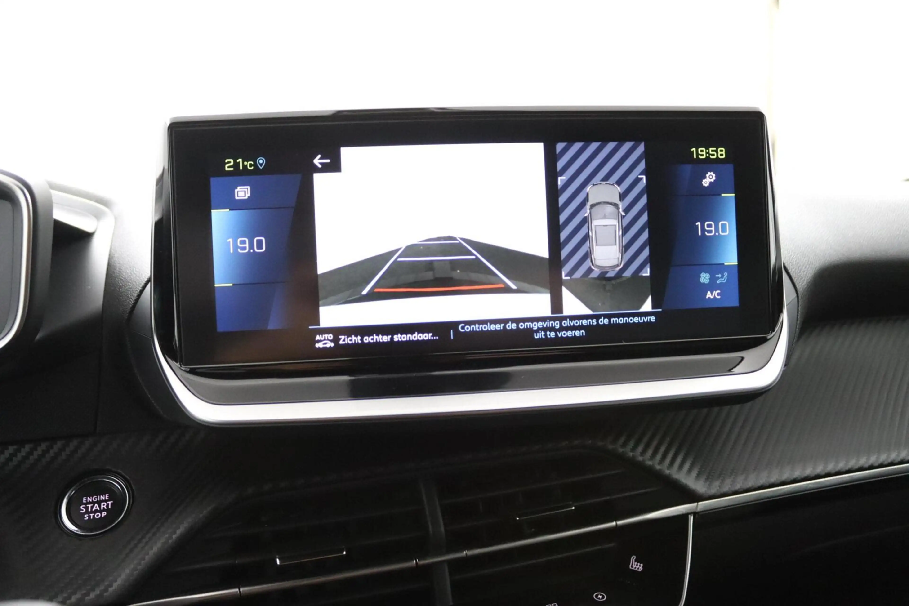 Peugeot e-2008 EV Allure Pack 50 kWh — photo 10
