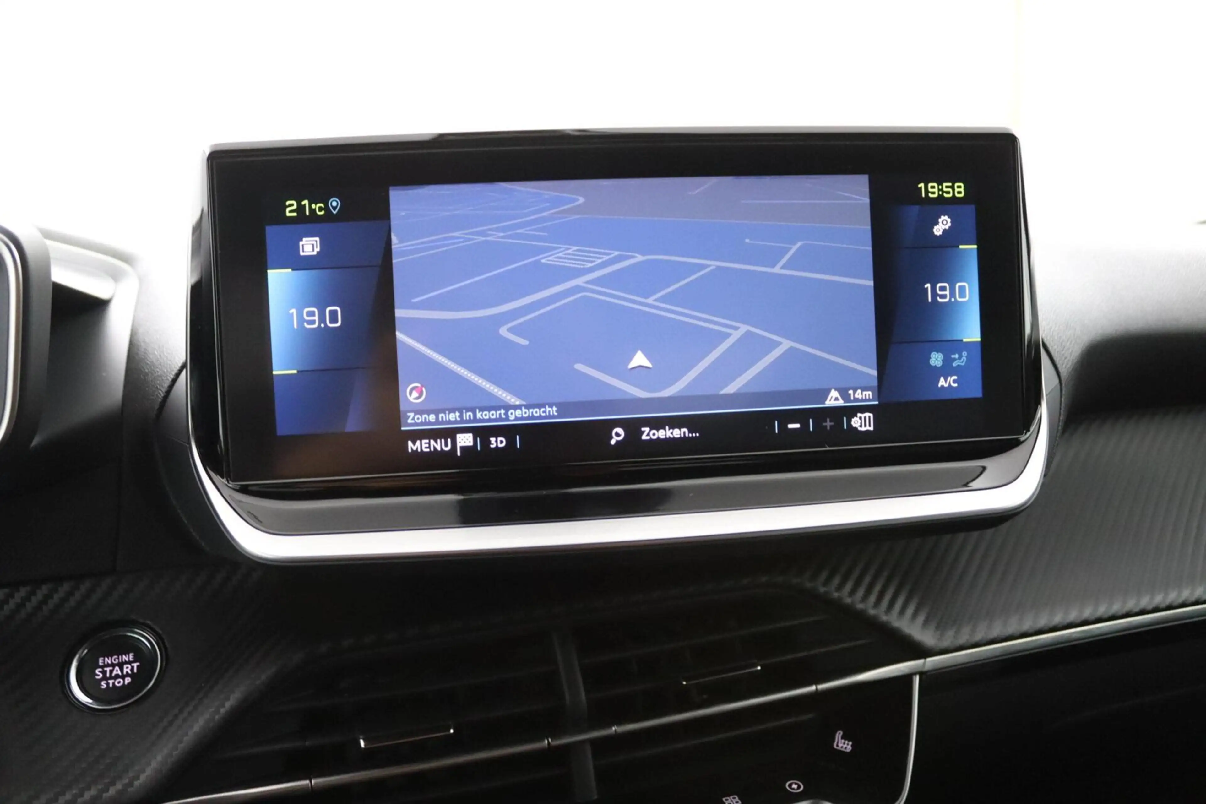 Peugeot e-2008 EV Allure Pack 50 kWh — photo 8