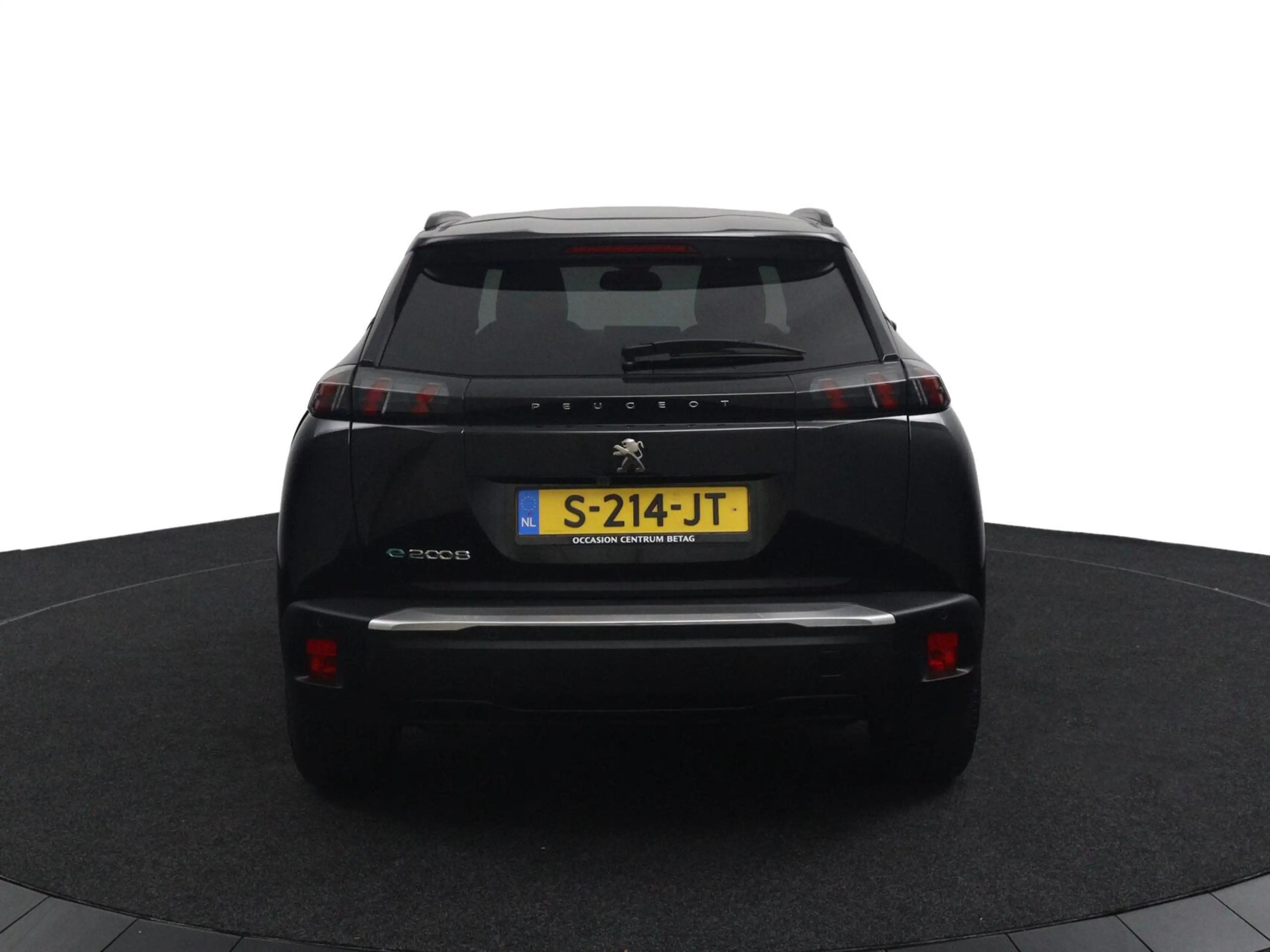 Peugeot e-2008 EV Allure Pack 50 kWh — photo 38