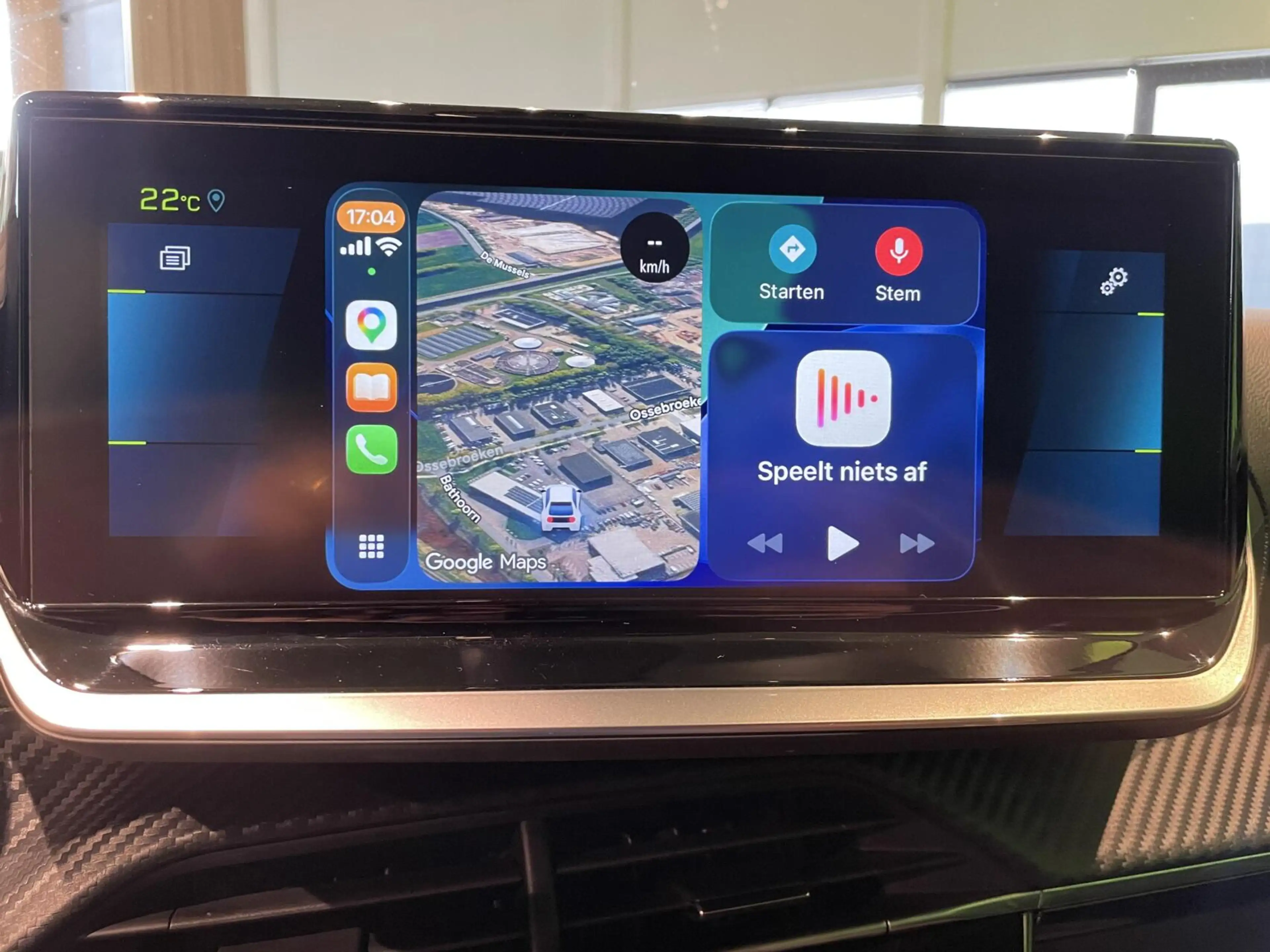 Peugeot e-2008 EV Allure Pack 50 kWh — photo 24