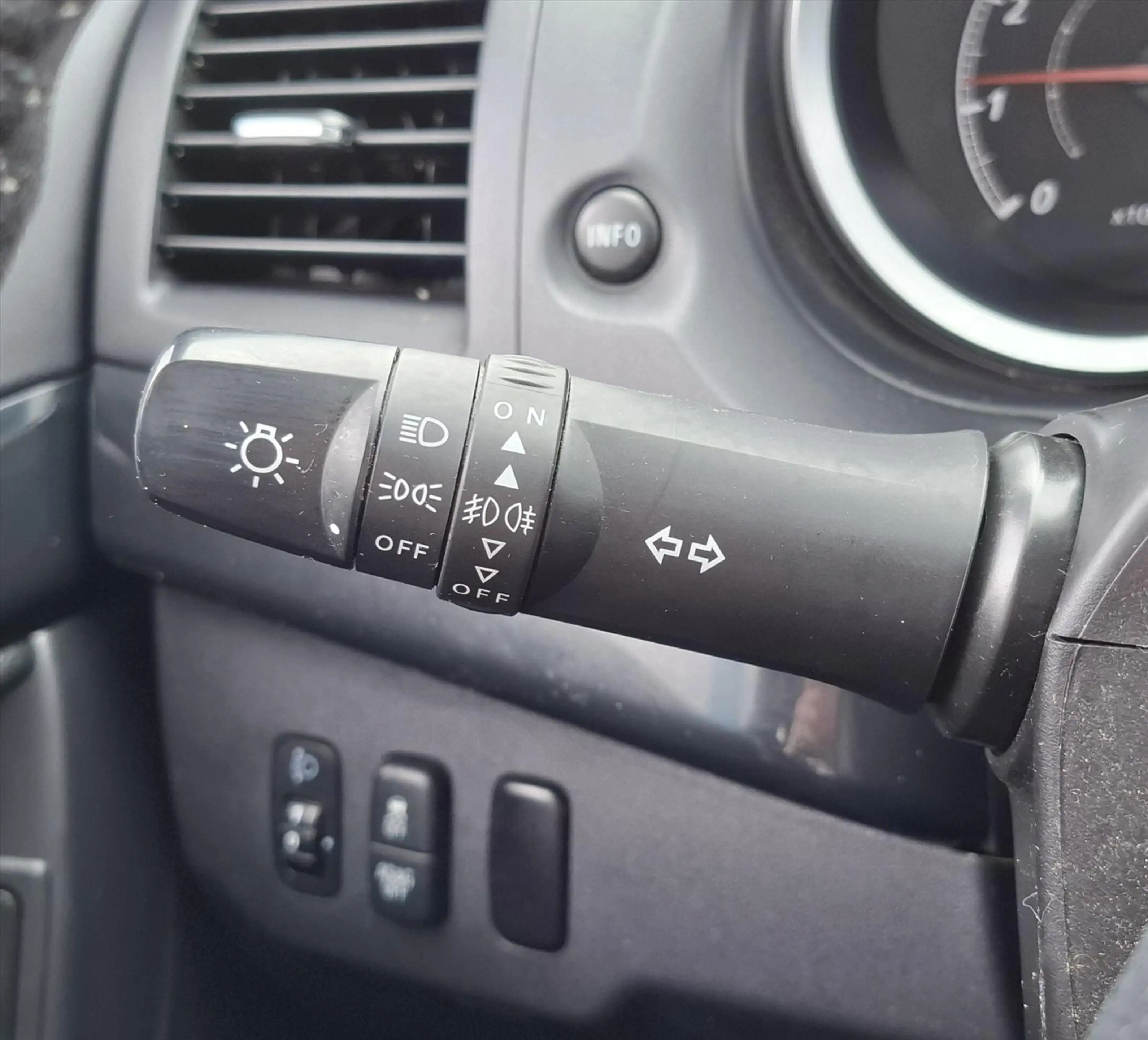 Mitsubishi Lancer 1.6 SPORTBACK Limted Edition — photo 21