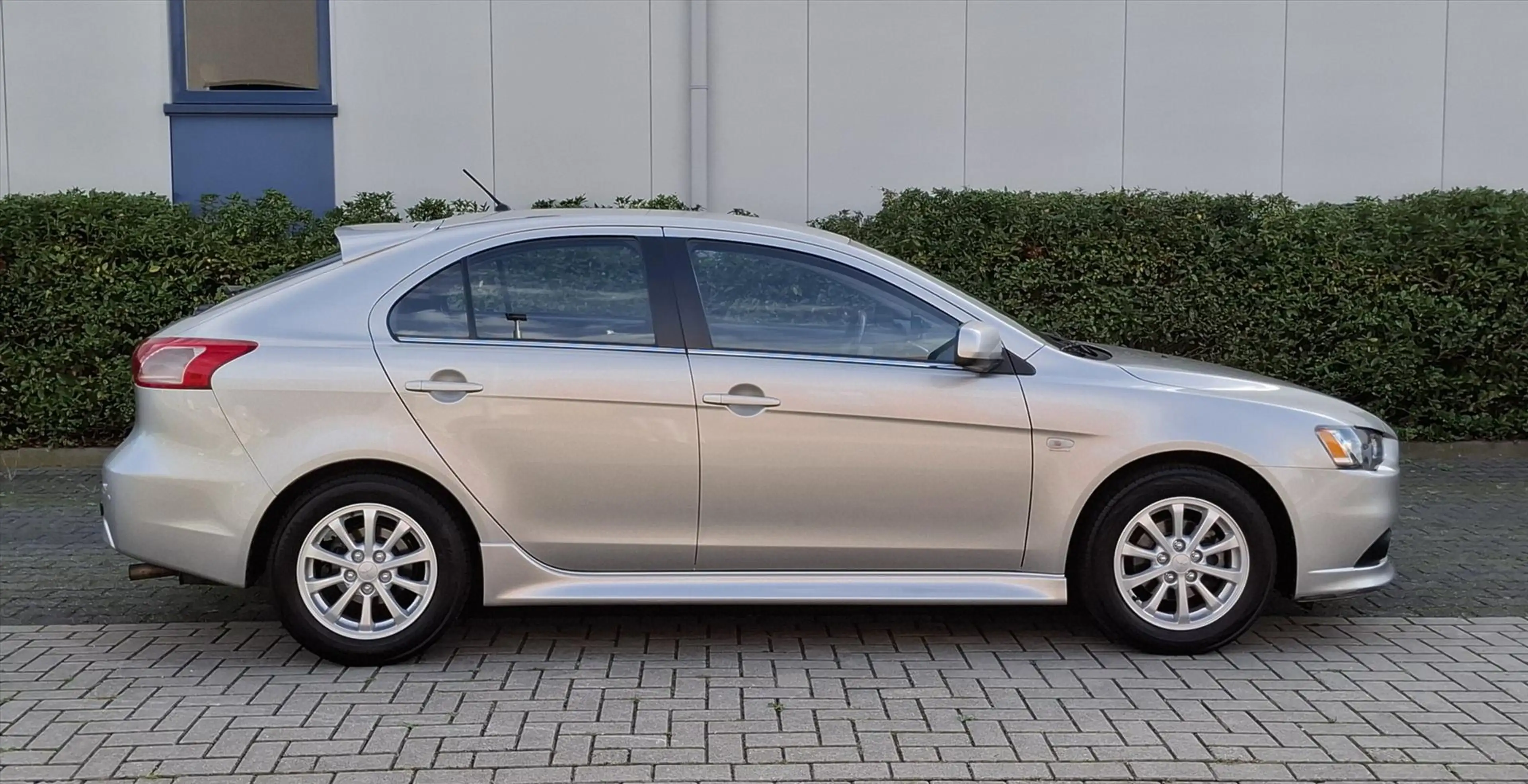 Mitsubishi Lancer 1.6 SPORTBACK Limted Edition — photo 3