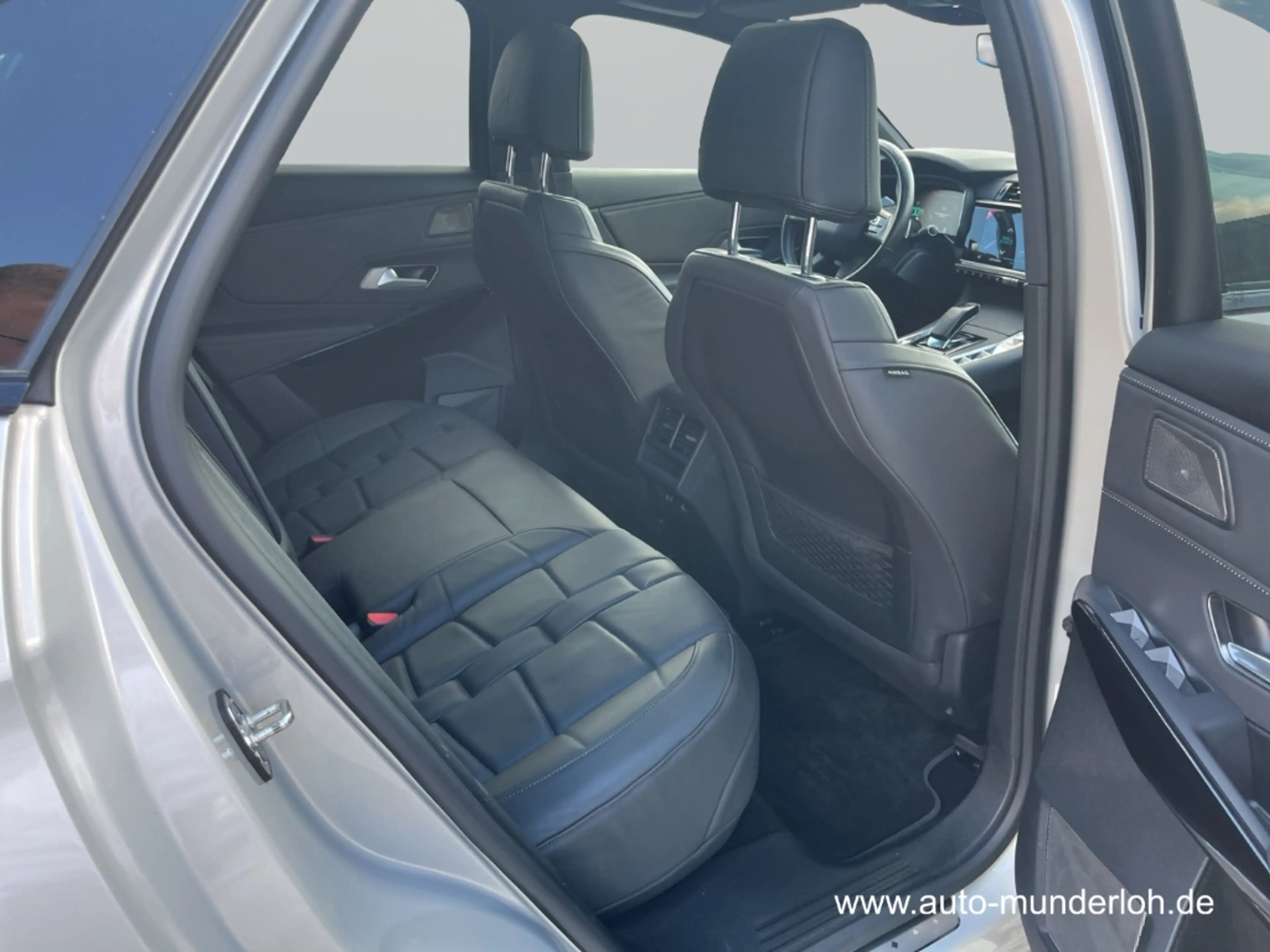 DS Automobiles DS 7 Crossback E-Tense 4x4 Louvre — photo 11