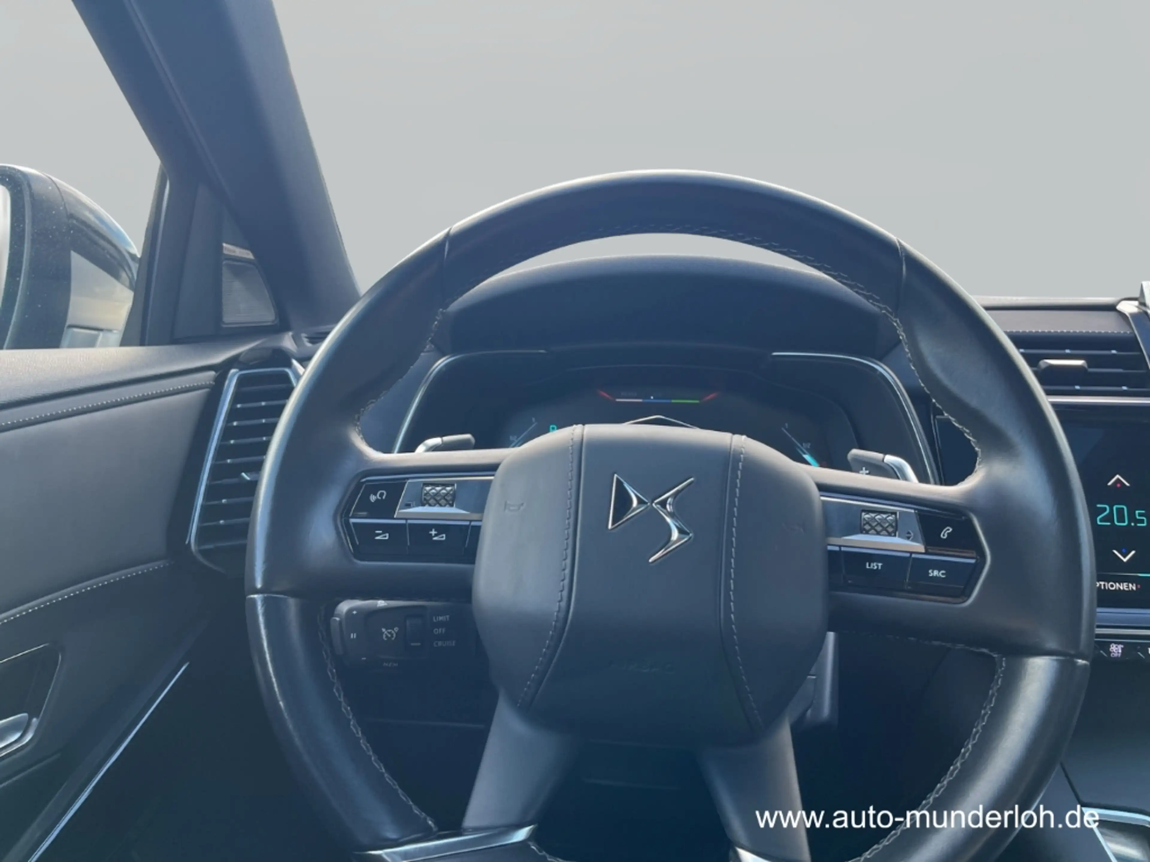 DS Automobiles DS 7 Crossback E-Tense 4x4 Louvre — photo 9