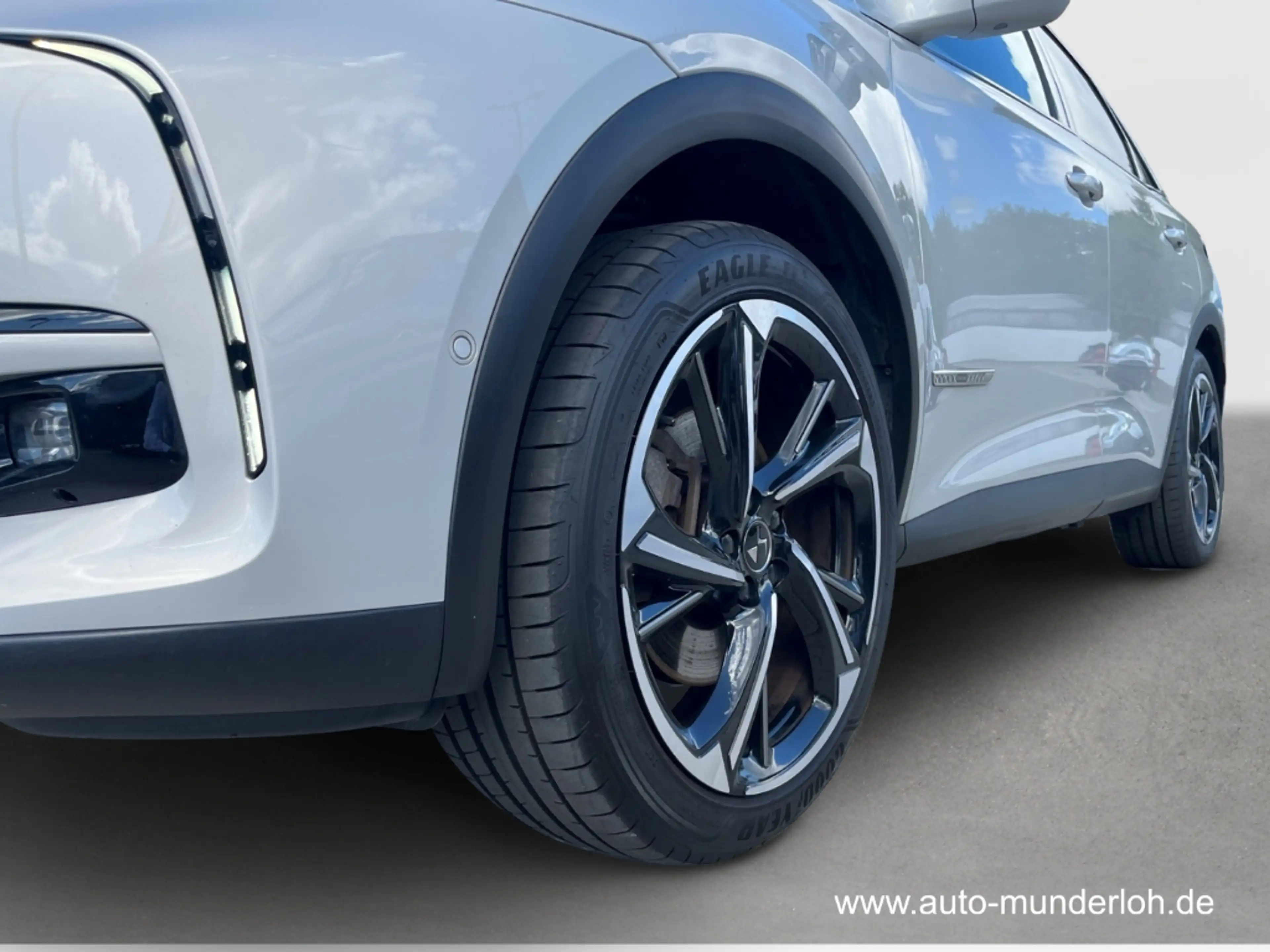 DS Automobiles DS 7 Crossback E-Tense 4x4 Louvre — photo 12