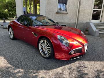 Spider 4.7 V8