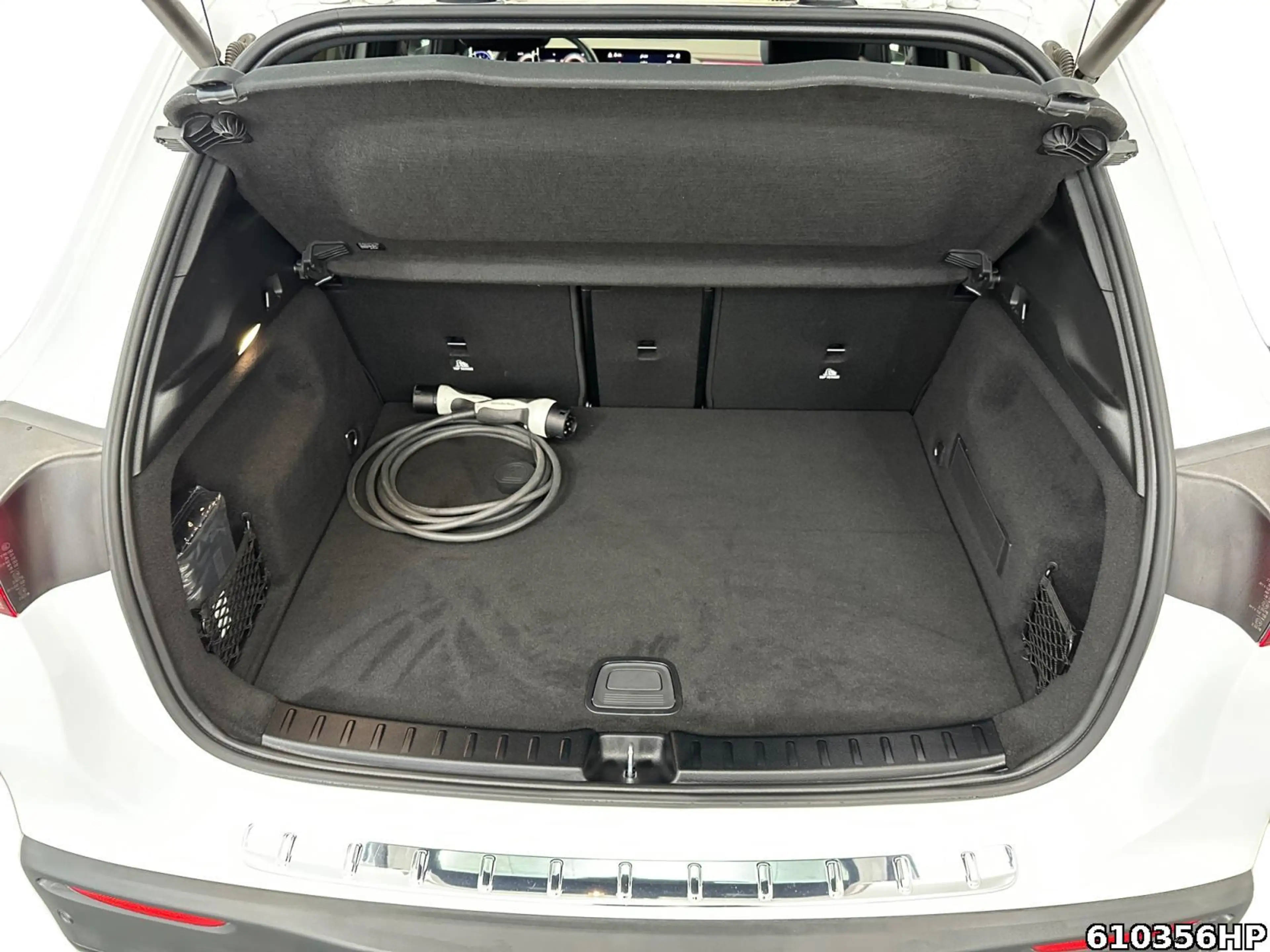 Mercedes-Benz EQA 250 AMG Line Kamera Keyless Amiente Carplay — photo 6