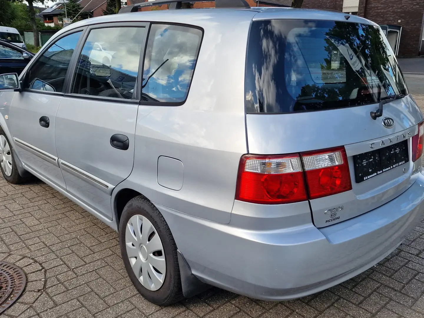 Kia Carens Carens CRDi DPF Tüv Neu+Gewährleistung Klima Silber - 1