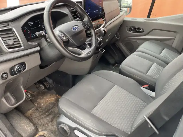 Ford Transit view 3