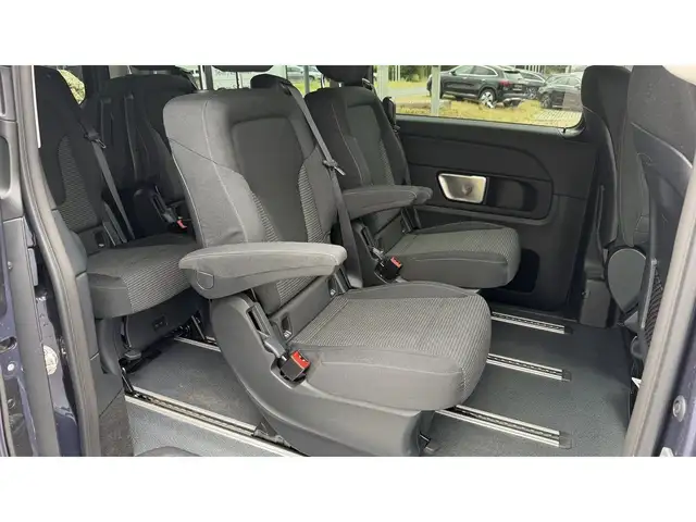 Mercedes-Benz 250 view 11