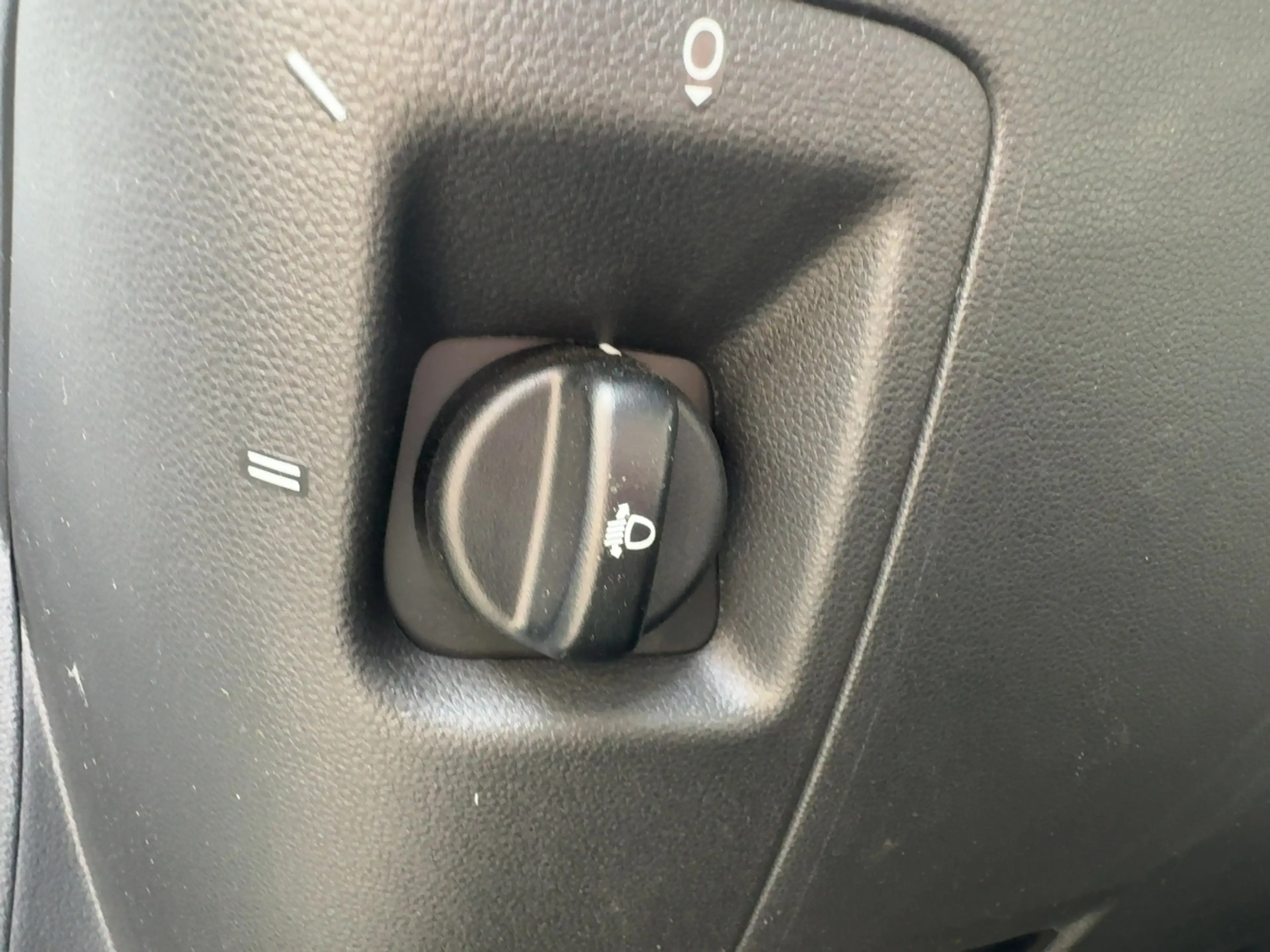 Dacia Spring ESSENTIAL 45 Regensensor*Bluetooth — photo 14