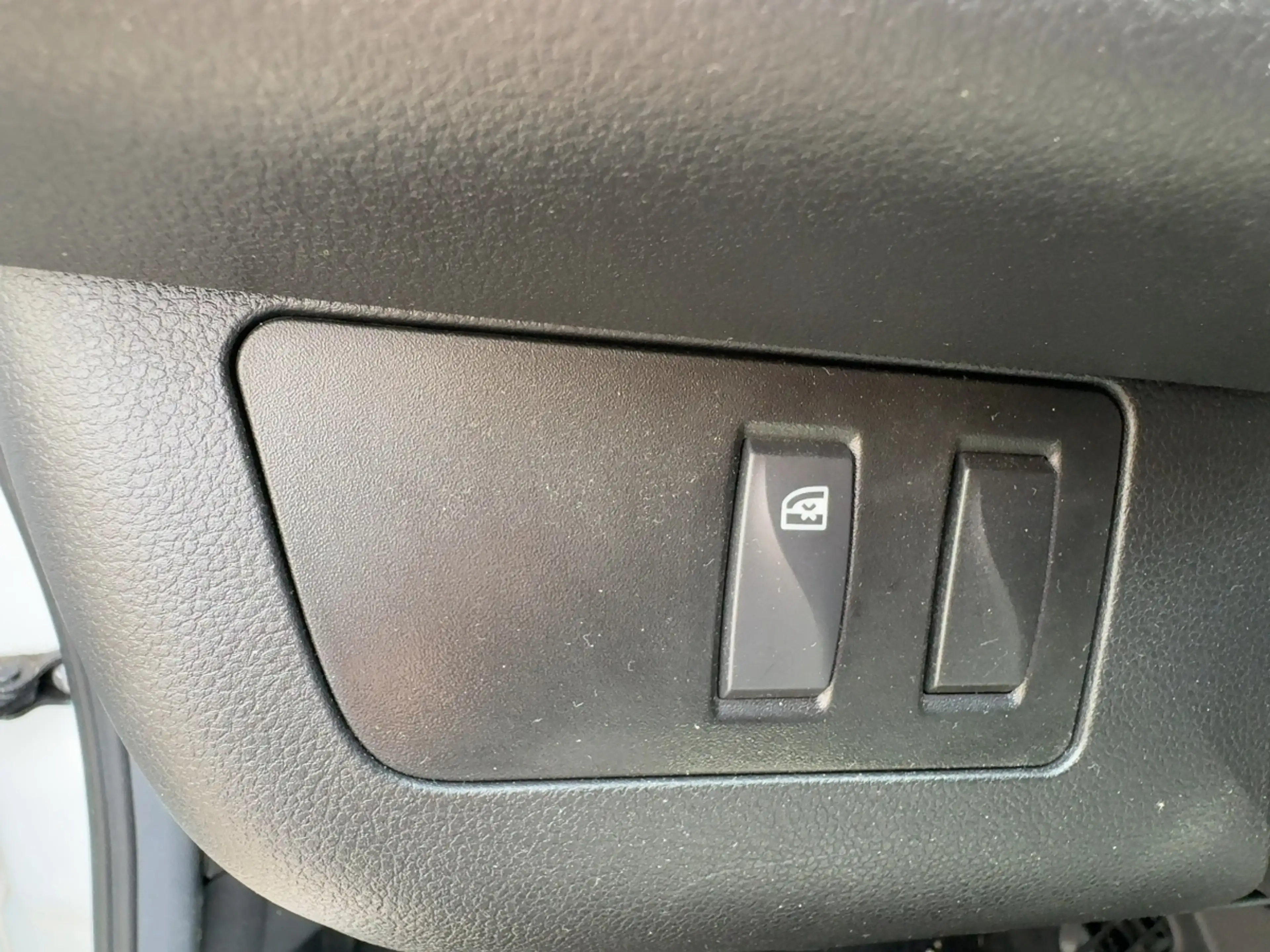 Dacia Spring ESSENTIAL 45 Regensensor*Bluetooth — photo 13