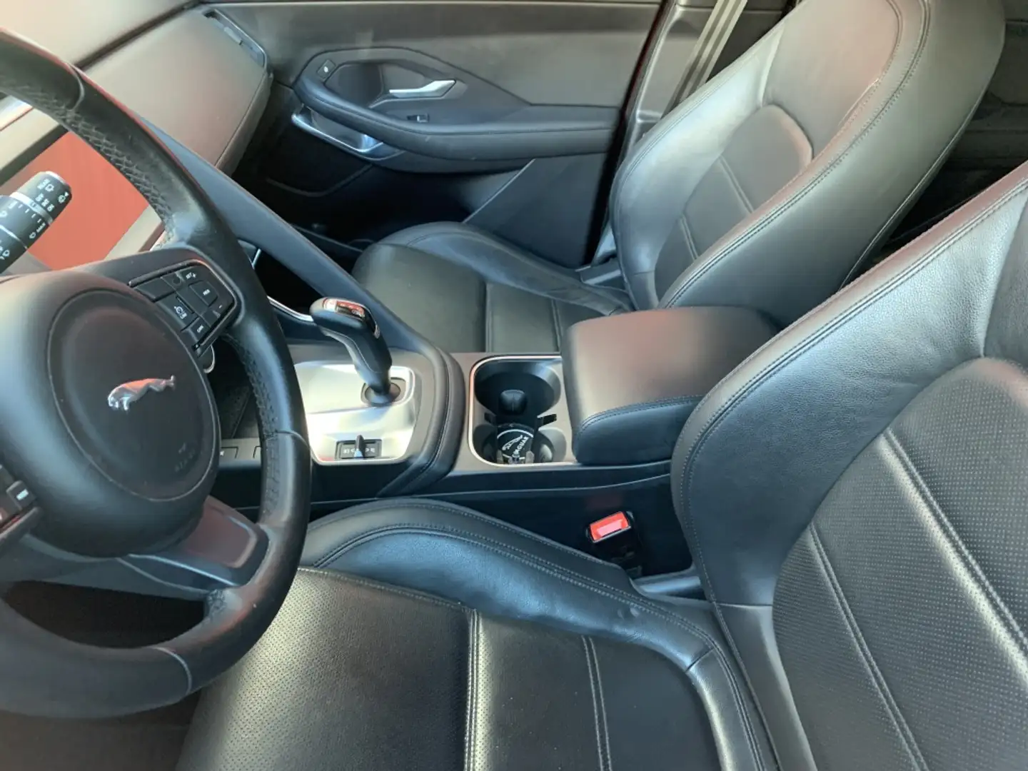 Jaguar E-Pace 2.0D I4 R-Dynamic Base AWD Aut. 150 Lilla - 2