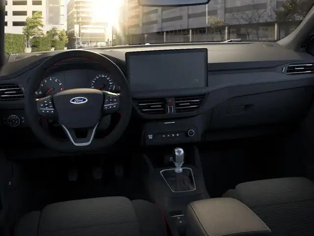 Ford Focus view 3