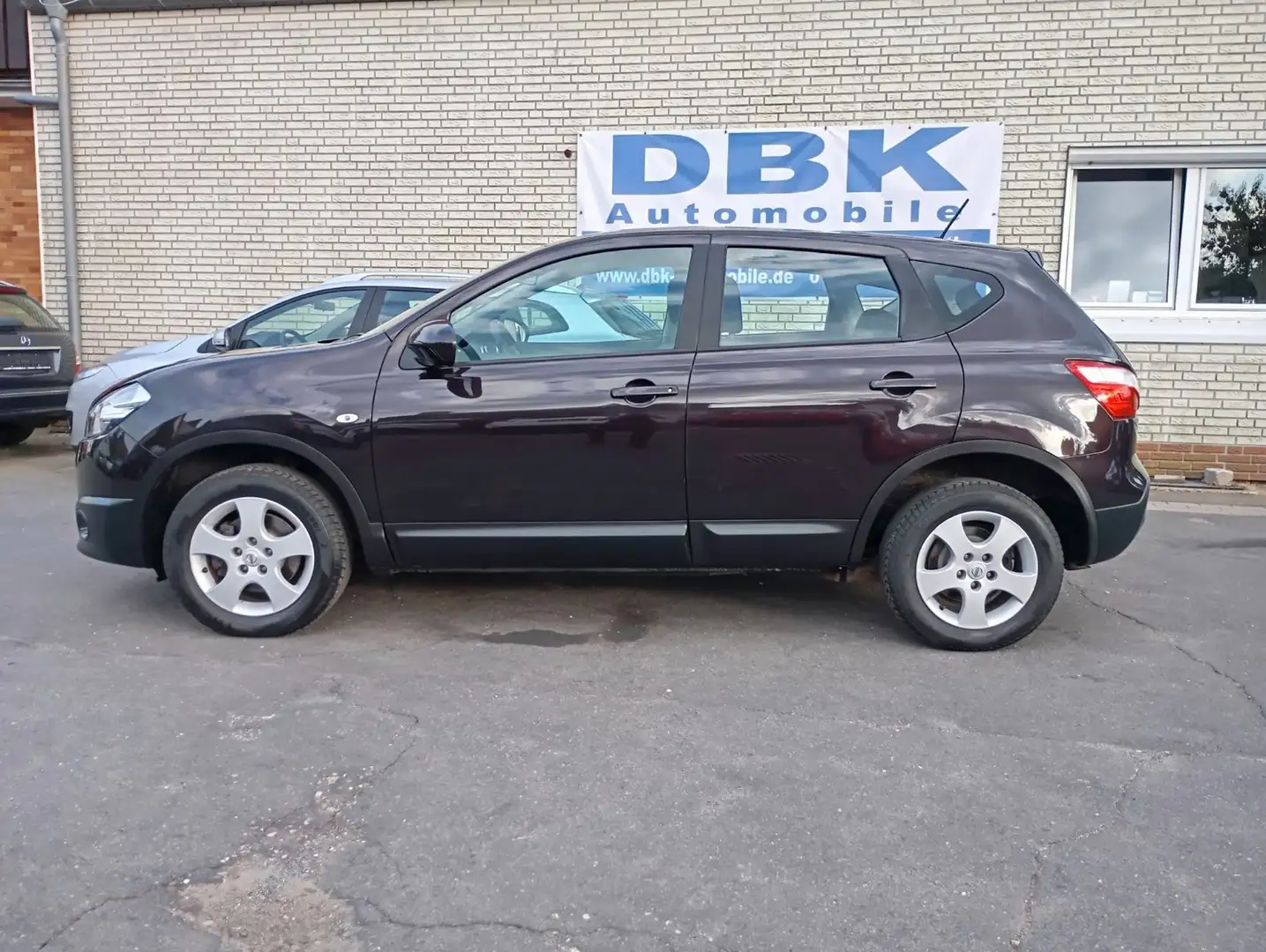 Nissan Qashqai 1.Hand Scheckh.gepl Autom. Navi Kamera Paars - 2