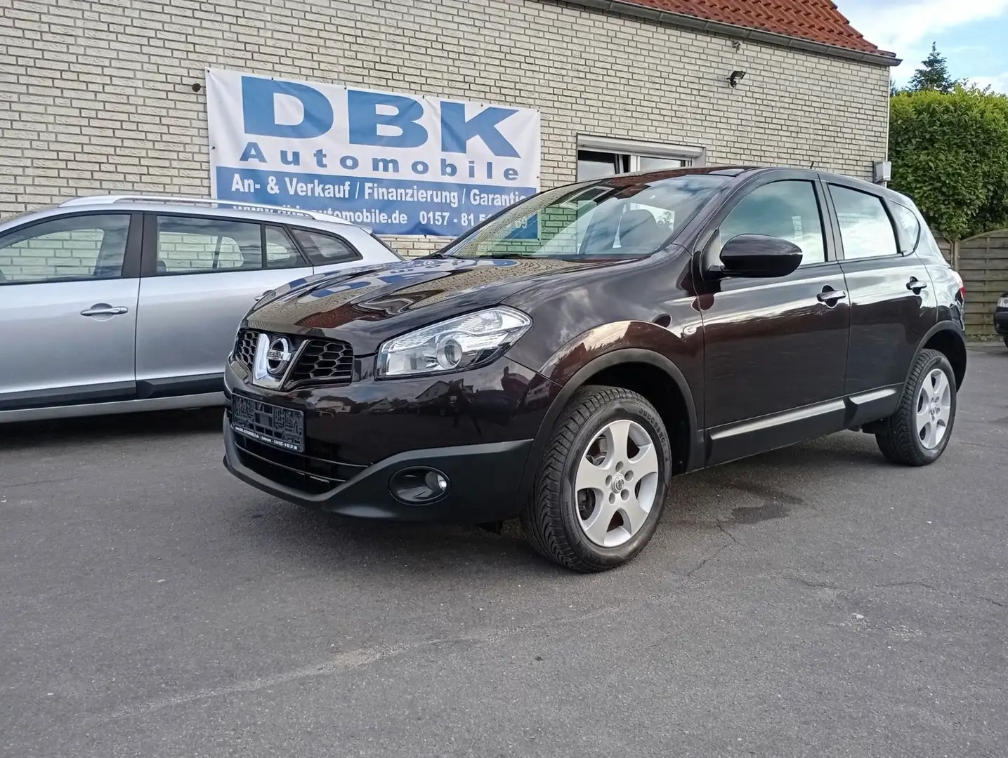 Nissan Qashqai 1.Hand Scheckh.gepl Autom. Navi Kamera Paars - 1