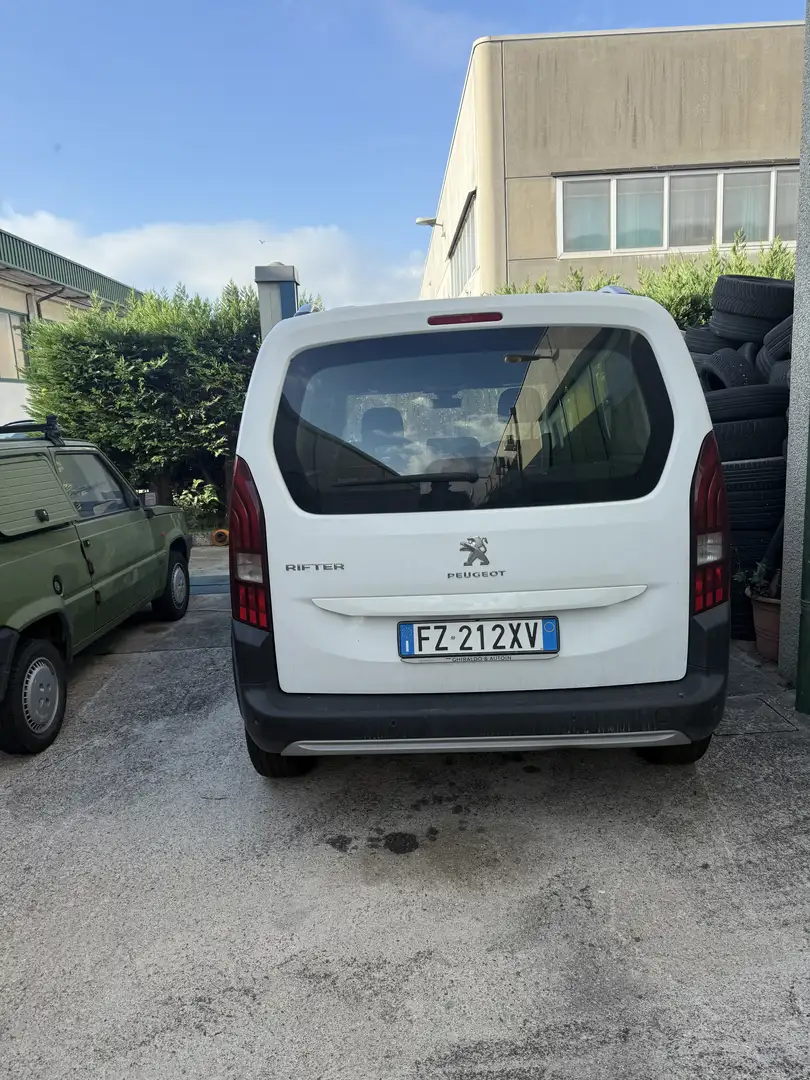 Peugeot e-Rifter cross - 1