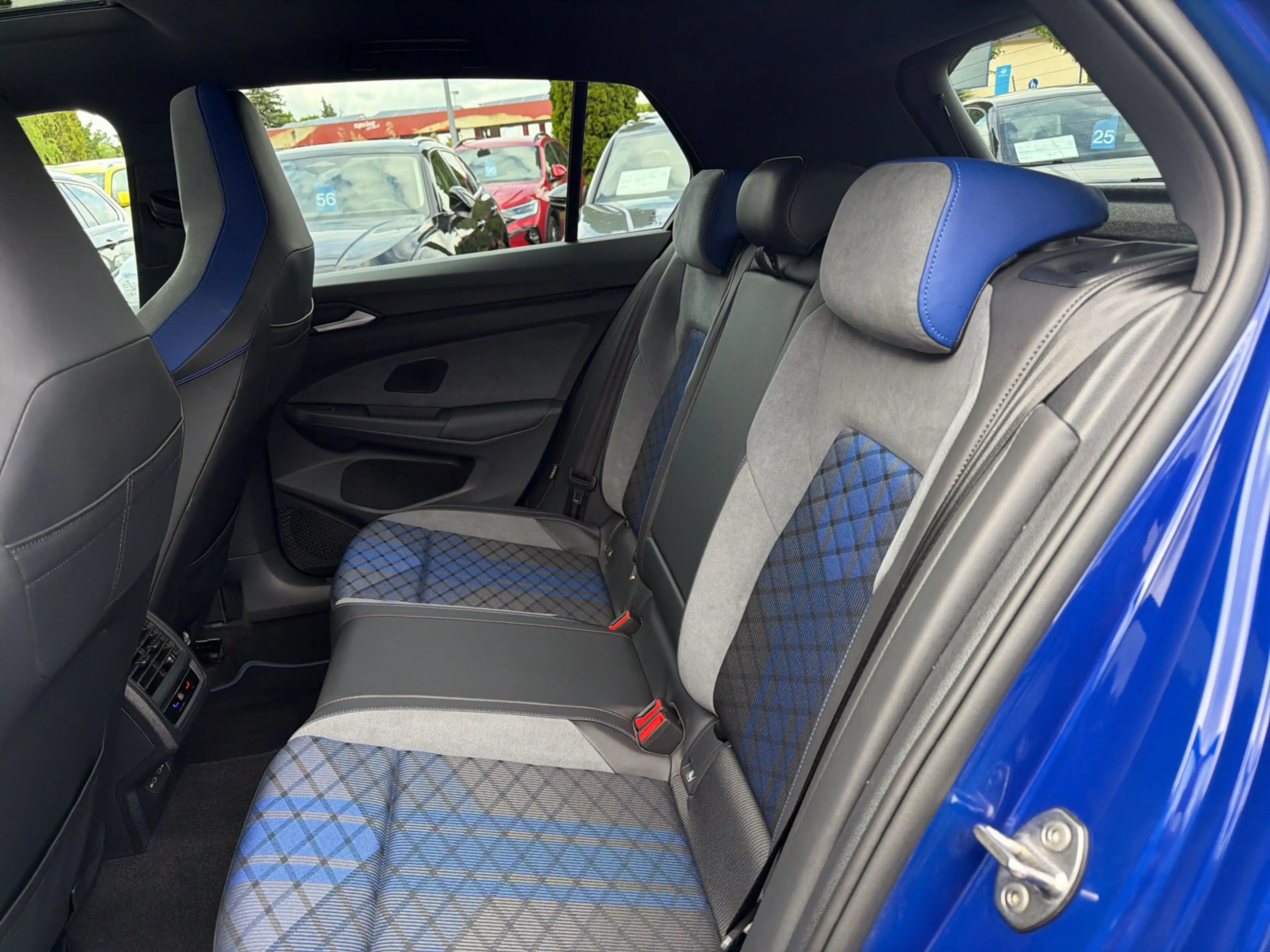 Volkswagen Golf R 4M DSG Navi PANO Harman Kardon Matrix R — photo 9