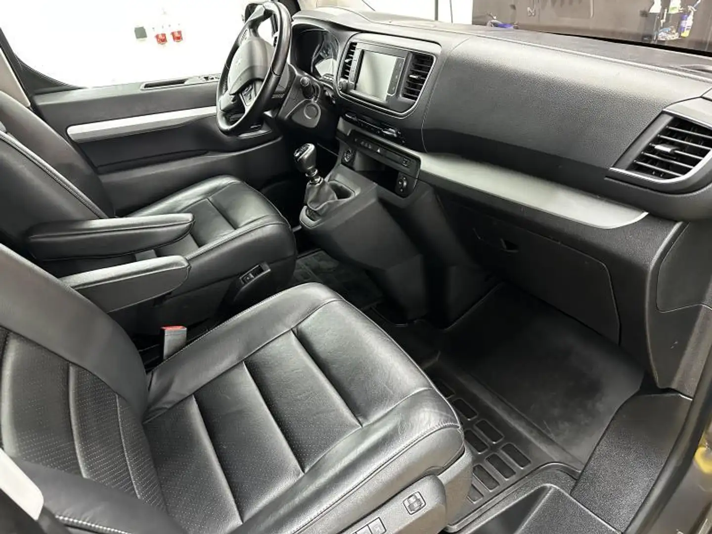 Peugeot Traveller Allure 20 HDi 140cv 8 places Gris - 2